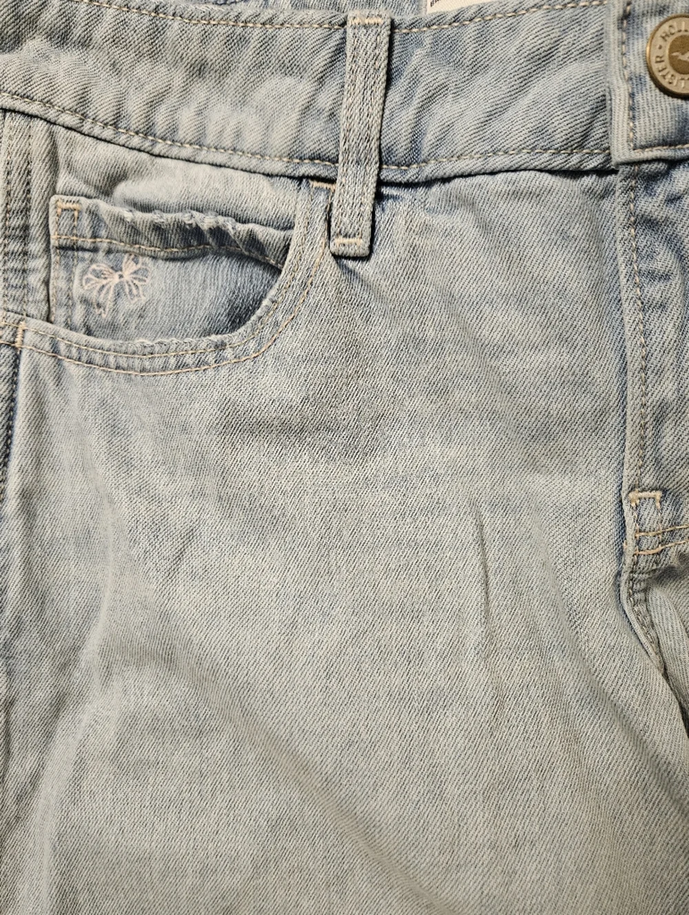 Hollister NWOT Light Blue Low Rise Baggy Denim Shorts/Jorts With Bow Embroidery